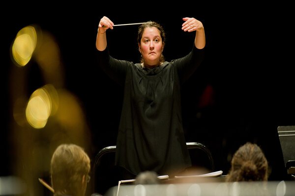 Héroïnes-Orchestre symphonique Divertimento-Chef d'orchestre